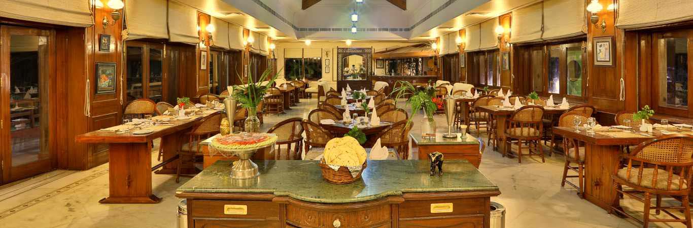 Restaurant & Bar